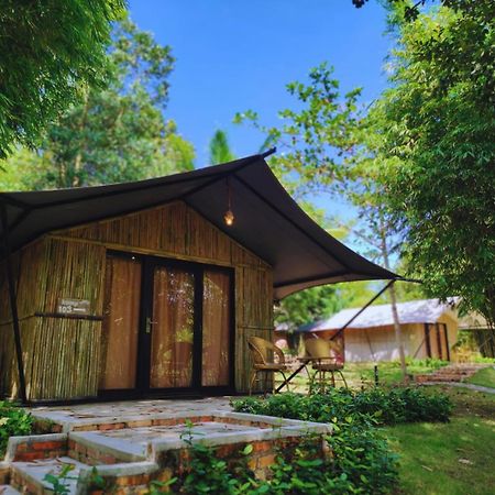 "D'Bamboo Kamp" Desa Wisata Ekang Lagoi Exterior foto