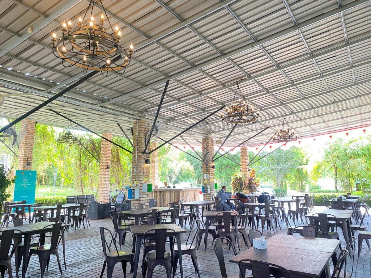 "D'Bamboo Kamp" Desa Wisata Ekang Lagoi Exterior foto
