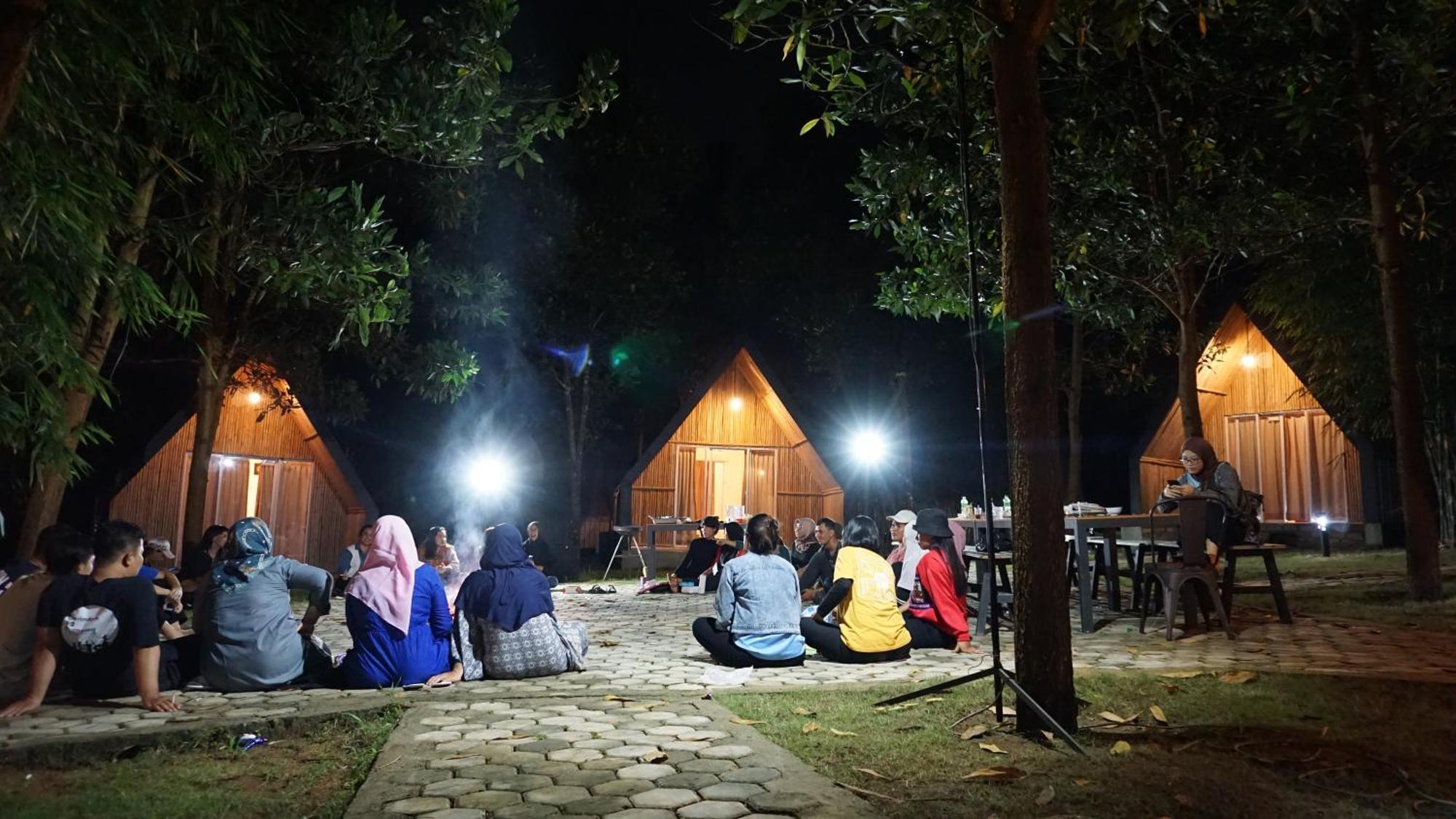 "D'Bamboo Kamp" Desa Wisata Ekang Lagoi Exterior foto